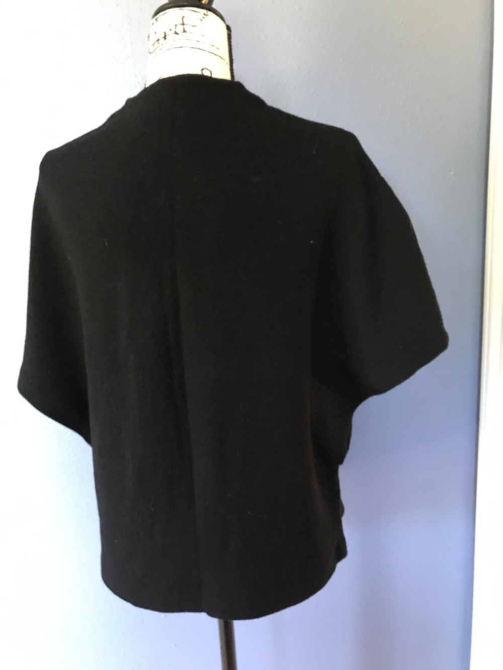 Wool Frances Valentine shrug - Picture 3 of 8